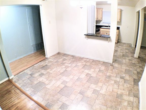 3rd image of 106 W Daugherty Dr