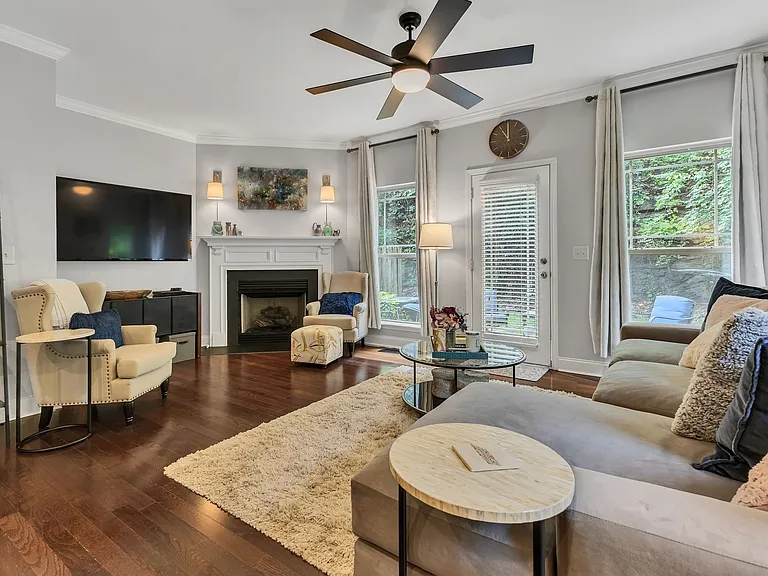 1077 Woodbury Falls Dr — Photo 9