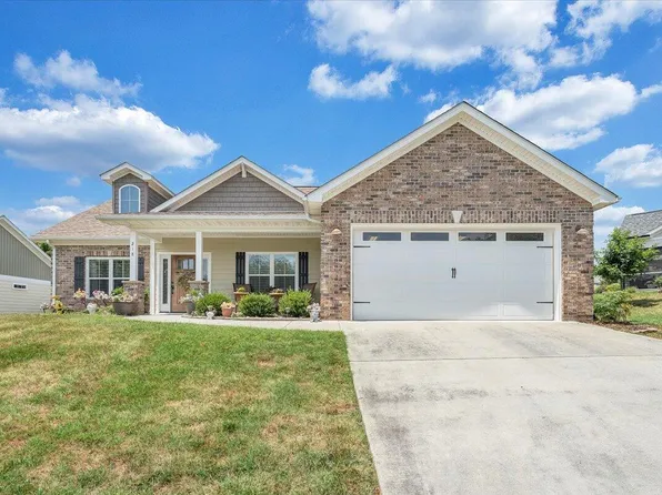 218 Mountain Brook Dr NE, Roanoke, VA 24012