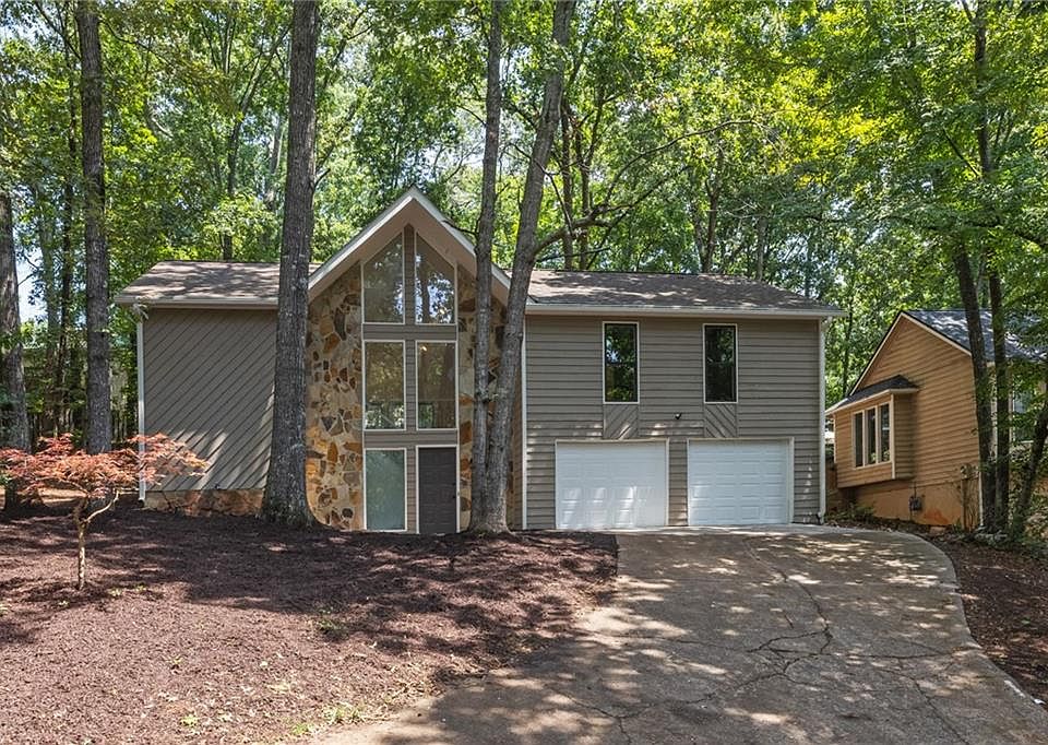 1st image of 8575 Colony Club Dr