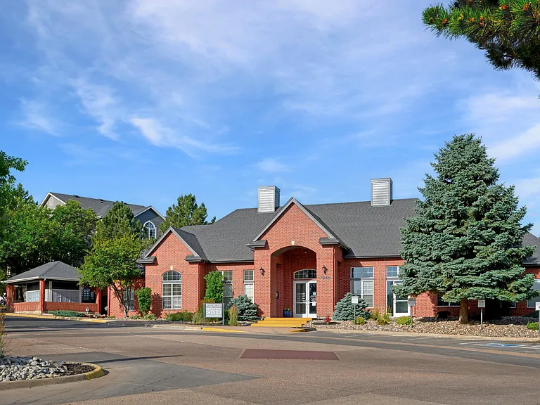 SkyeCrest Apartments — Photo 12