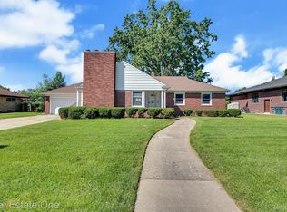135 Brentwood Dr, Dearborn, MI 48124