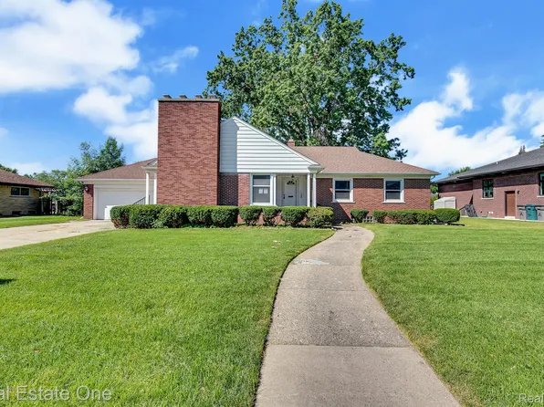 135 Brentwood Dr, Dearborn, MI 48124