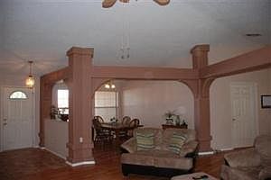 5th image of 1046 Parkview Dr SW