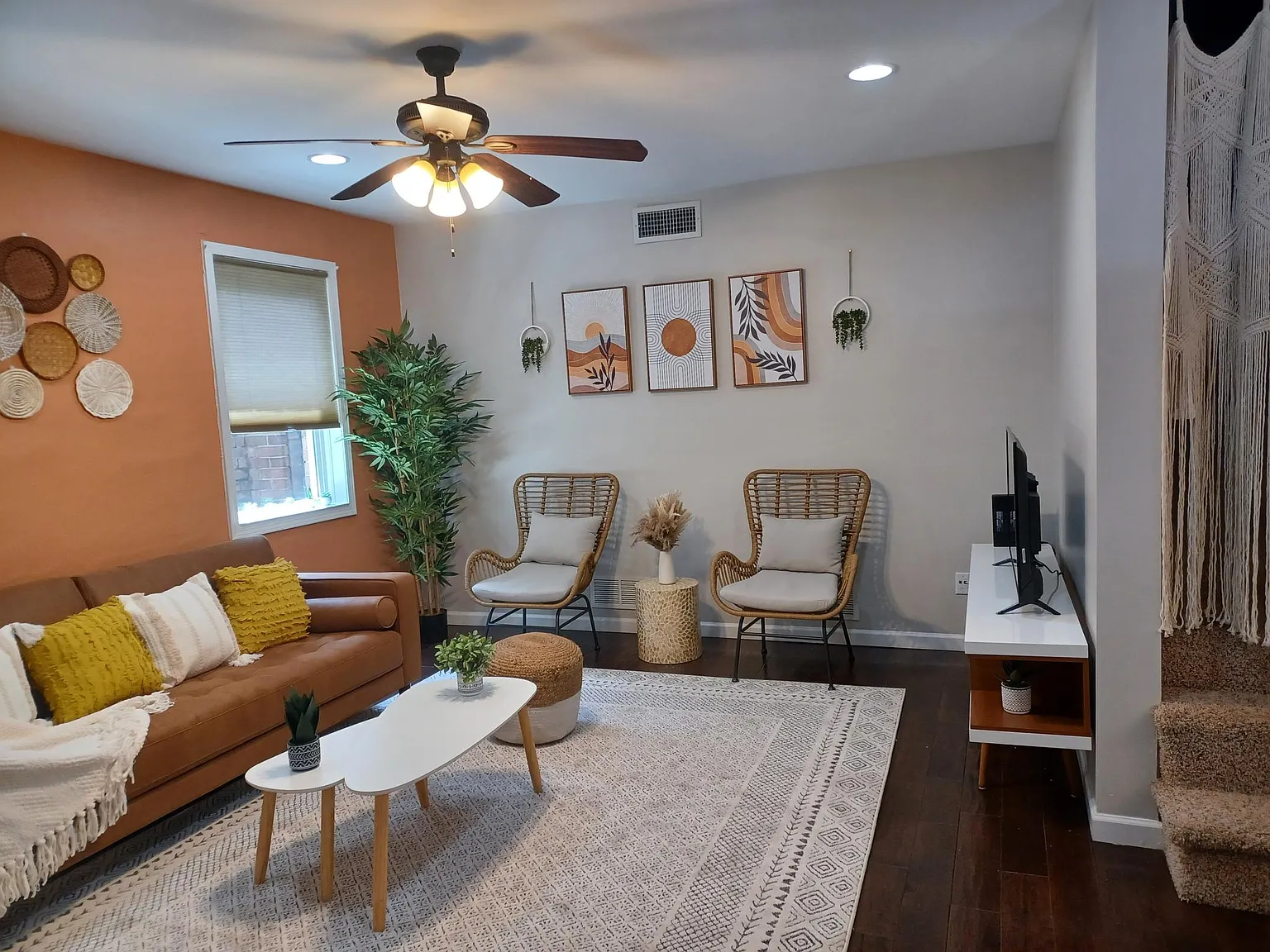 1645 Loring Dr NW — Photo 2