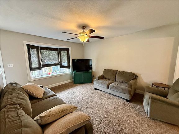 4th image of 505 W 11th St
