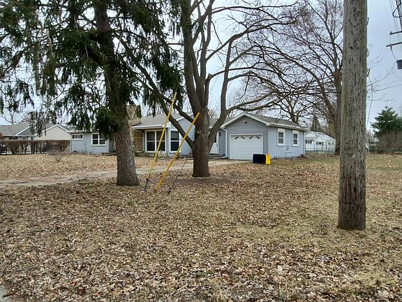 2nd image of 111 Oak St