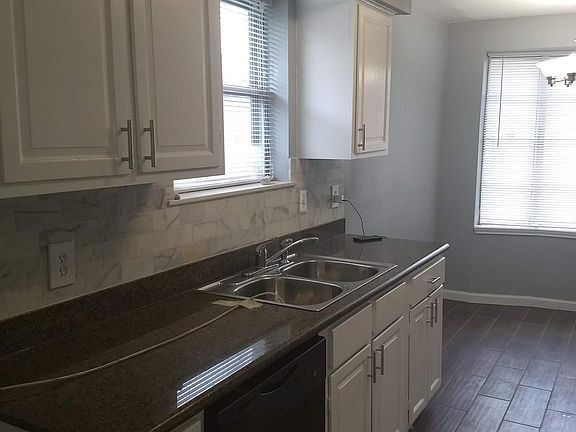 5th image of 11107 Sagemeadow Ln