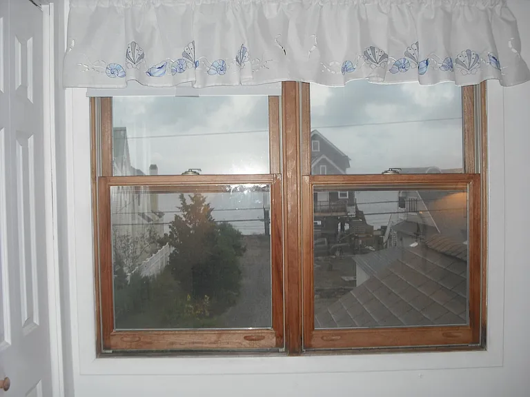 150 Shore Rd — Photo 23