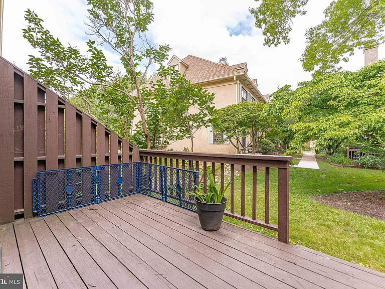 11 Chateau Cir — Photo 40