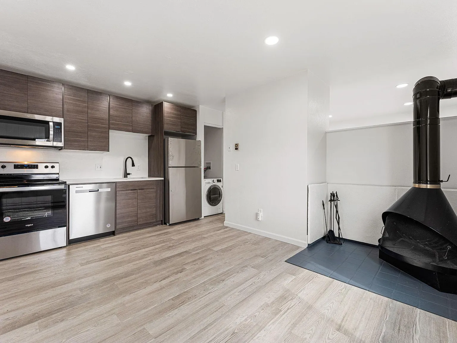 1 bed, 550 sqft, $1,800 — Photo 3