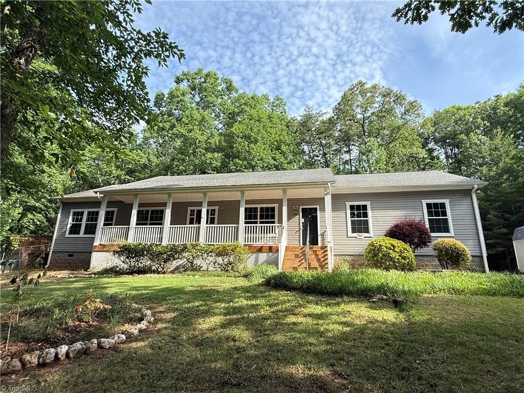 1507 Ridgewood Rd, Franklinville, NC