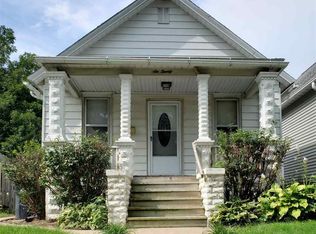 620 N 5th St, Clinton, IA 52732