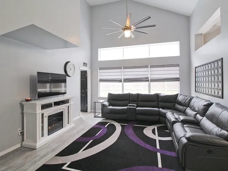 123 Pinewood Ct — Photo 10