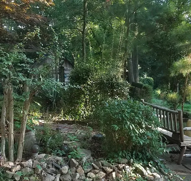 1932 Montrose Dr — Photo 10