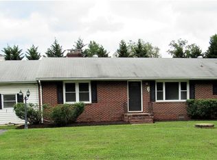 1790 Meadow Rd, Sandston, VA 23150