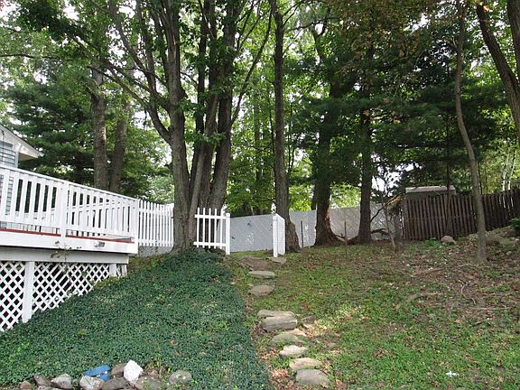 4th image of 12 Pine St