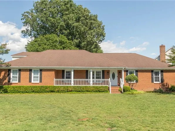 817 Doe Run Dr, Chesapeake, VA 23322