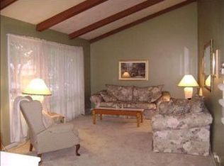 805 Monarch Cir, Papillion, NE 68046