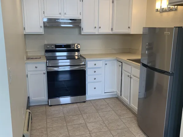 136 Main St APT 302, Greenfield, MA 01301