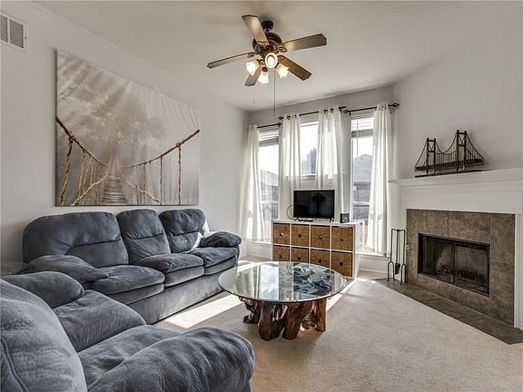 5th image of 2449 Carolina Dr