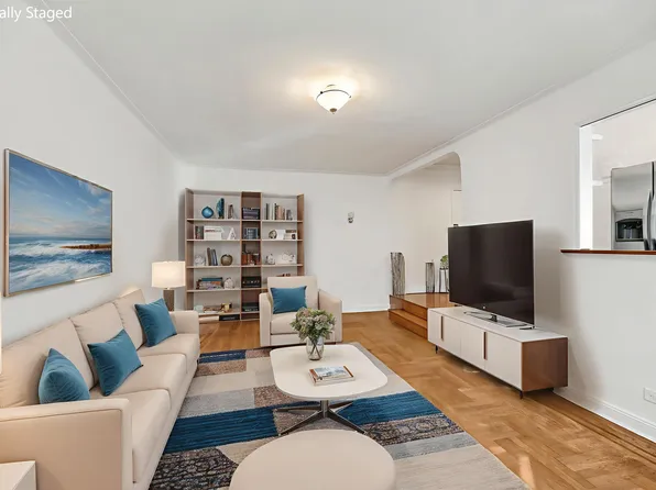 25 Plaza Street West image 10 of 19