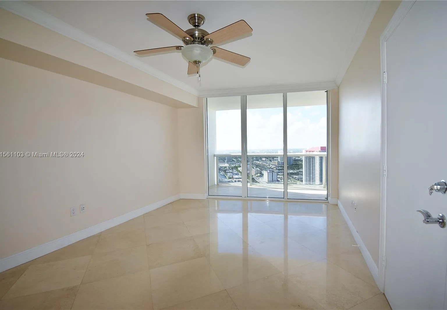 2 bed, 1086 sqft, $4,200 — Photo 3