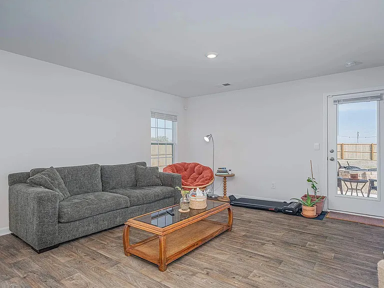 1843 Wildhorse Dr — Photo 15