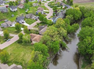 1021 Prairie Ridge Ln, Lester Prairie, MN 55354