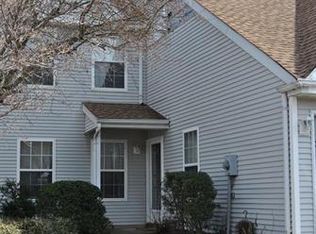 320 Birch Hollow Dr, Florence, NJ 08518