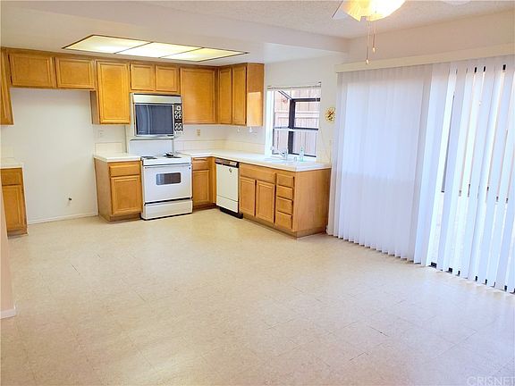 5th image of 9757 Reseda Blvd Unit 69