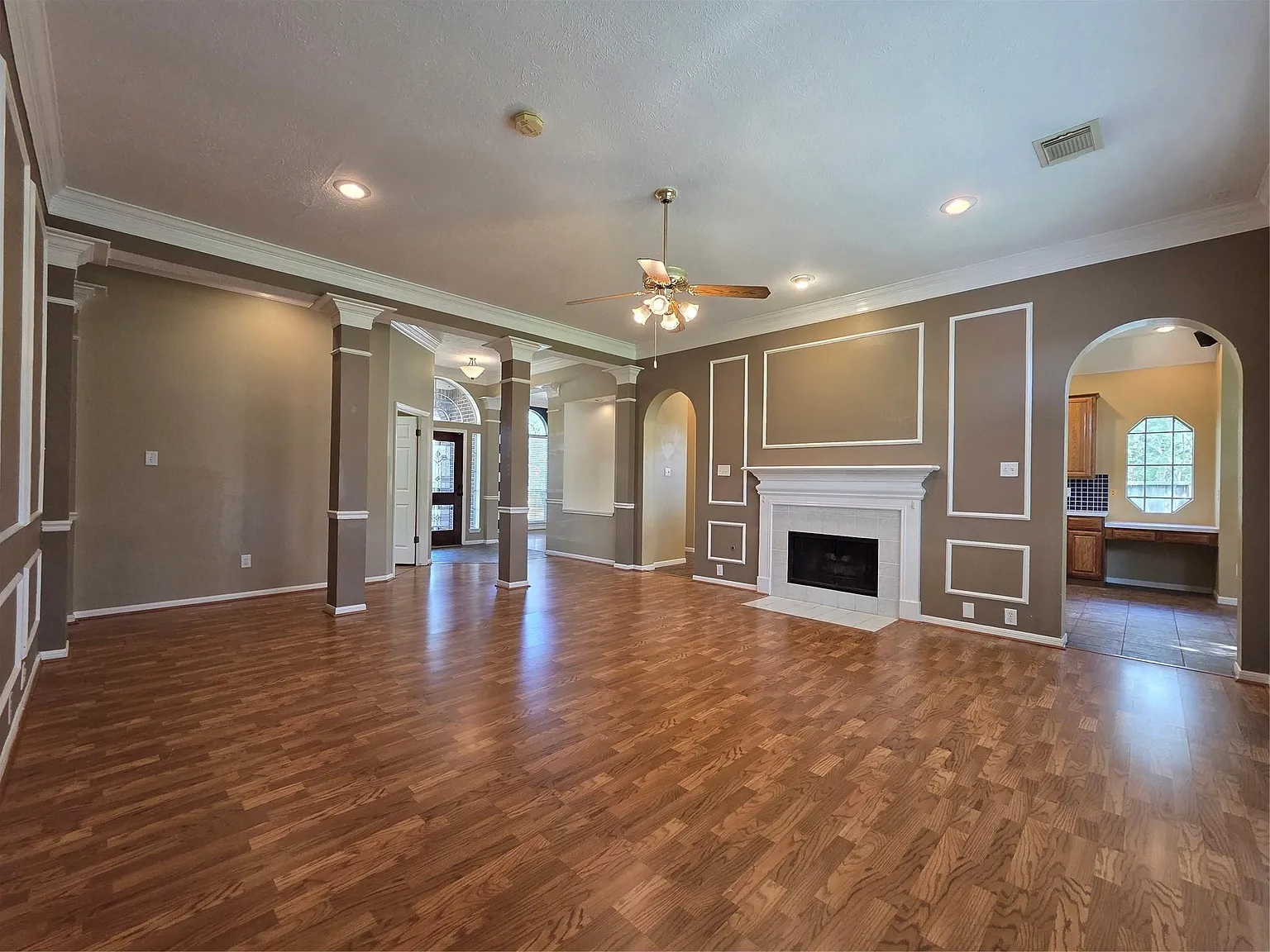 3 bed, 2.0 bath, 2094 sqft, $2,250 — Photo 3