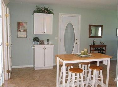 5th image of 5053 Hillsdale Ave