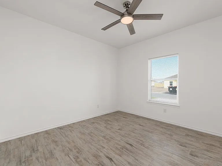 411 Hinojosa Dr — Photo 14