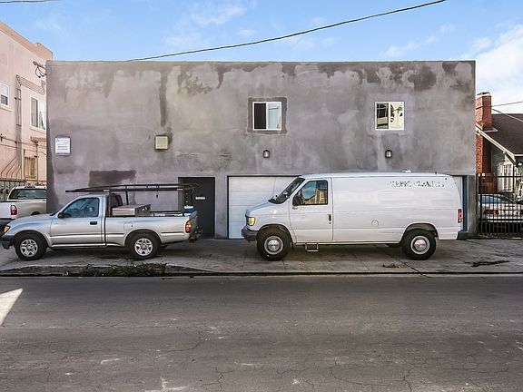 3rd image of 3763 Midvale Ave