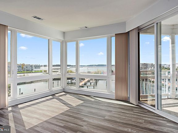 4th image of 230 Oyster Cove Dr