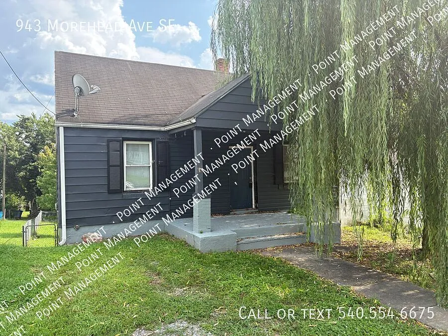 Charming 2-Bedroom Home in Southeast Roanoke! — Photo 1