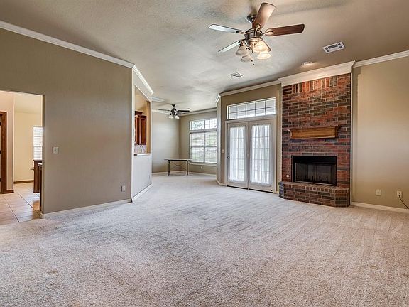 4th image of 319 N Wedgewood Dr