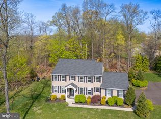 2 Log Cabin Rd, Perkasie, PA 18944