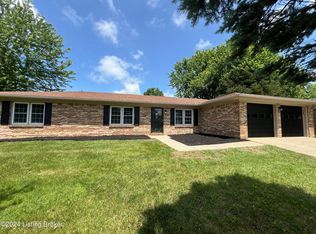 1559 Redbud Cir, Radcliff, KY 40160