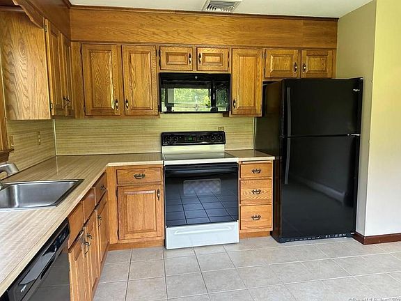 2nd image of 21 Munson Rd