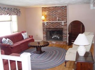 16 Maplewood Dr, Townsend, MA 01469