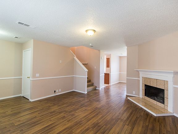 4th image of 202 Shady Brook Dr