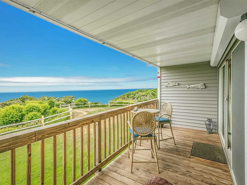 1st image of 1009 Bluffs Dr N