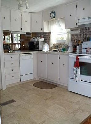 3rd image of 3 Rosewood Dr