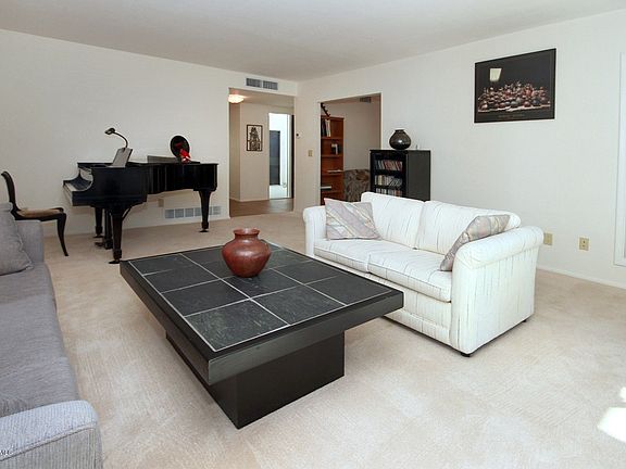5th image of 7572 N Palm Cir