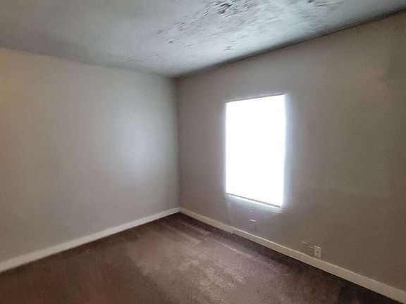 4th image of 3354 Hovey St