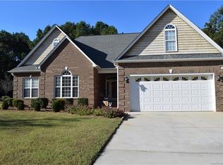 136 Gibralter Point Rd, Dallas, NC 28034