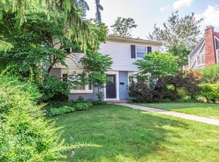 1528 Greenview Dr, Ann Arbor, MI 48103