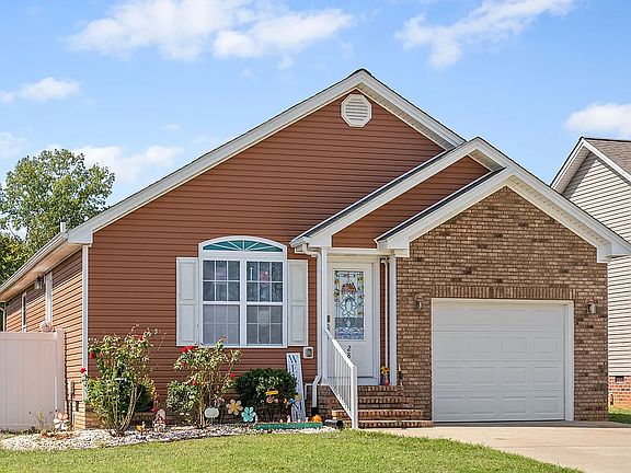 3rd image of 281 Eagle Cove Dr